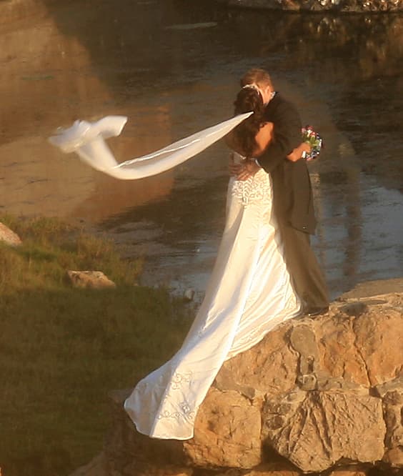 결혼식 신랑 신부 (대체 이미지)