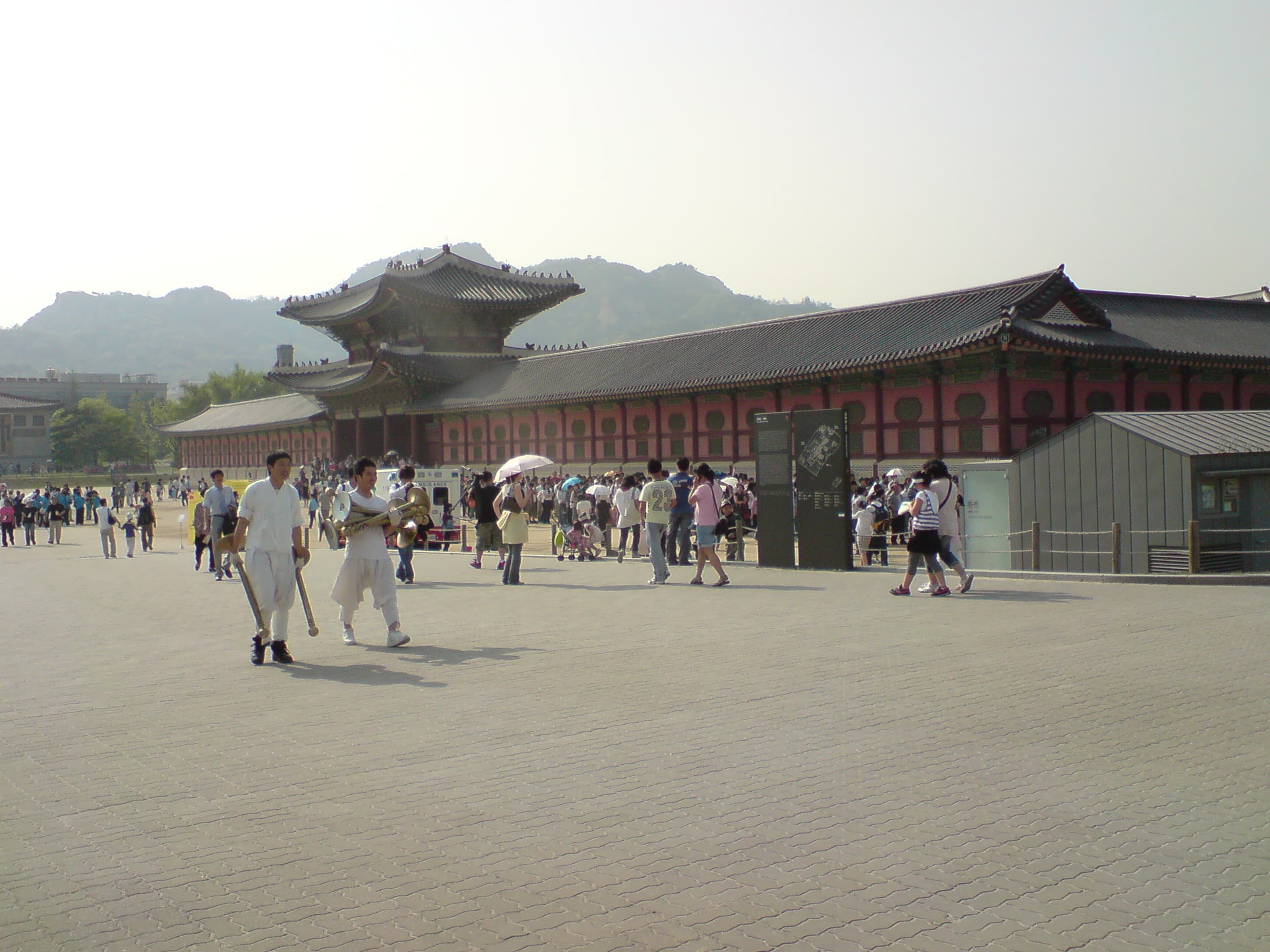 경복궁 입구 전경 (Wikimedia Commons / CC BY 2.0)