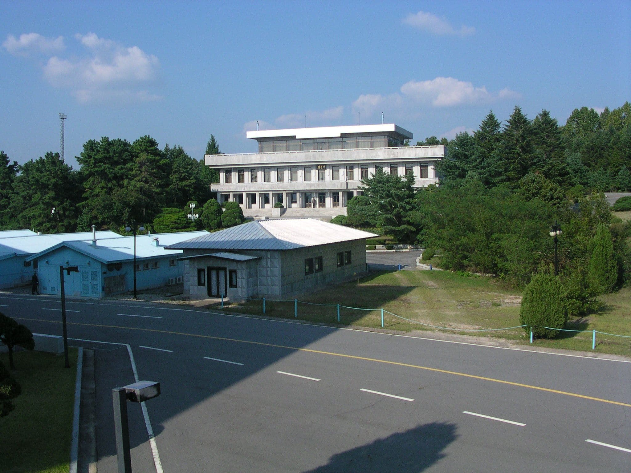 판문점 공동경비구역(JSA) — 남북 분단의 상징